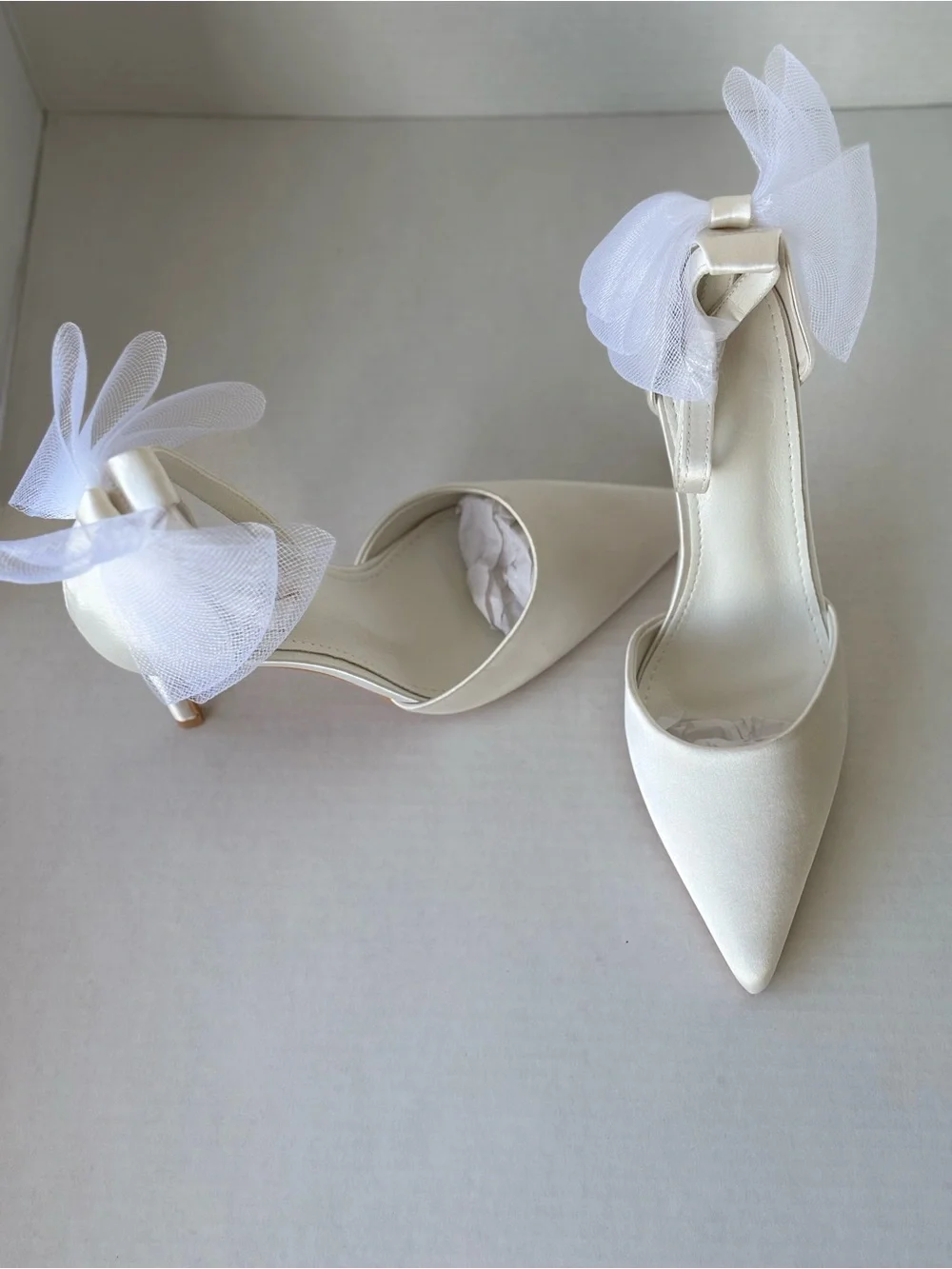 Elegant Ivory Satin Pointed-Toe Heels with Tulle Accent
